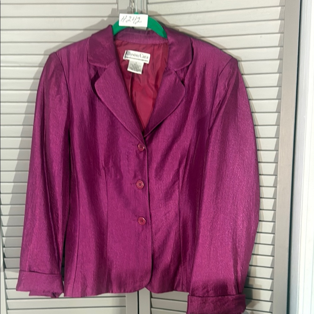 Elegant Women's Purple Blazer - Picture 9 of 10
